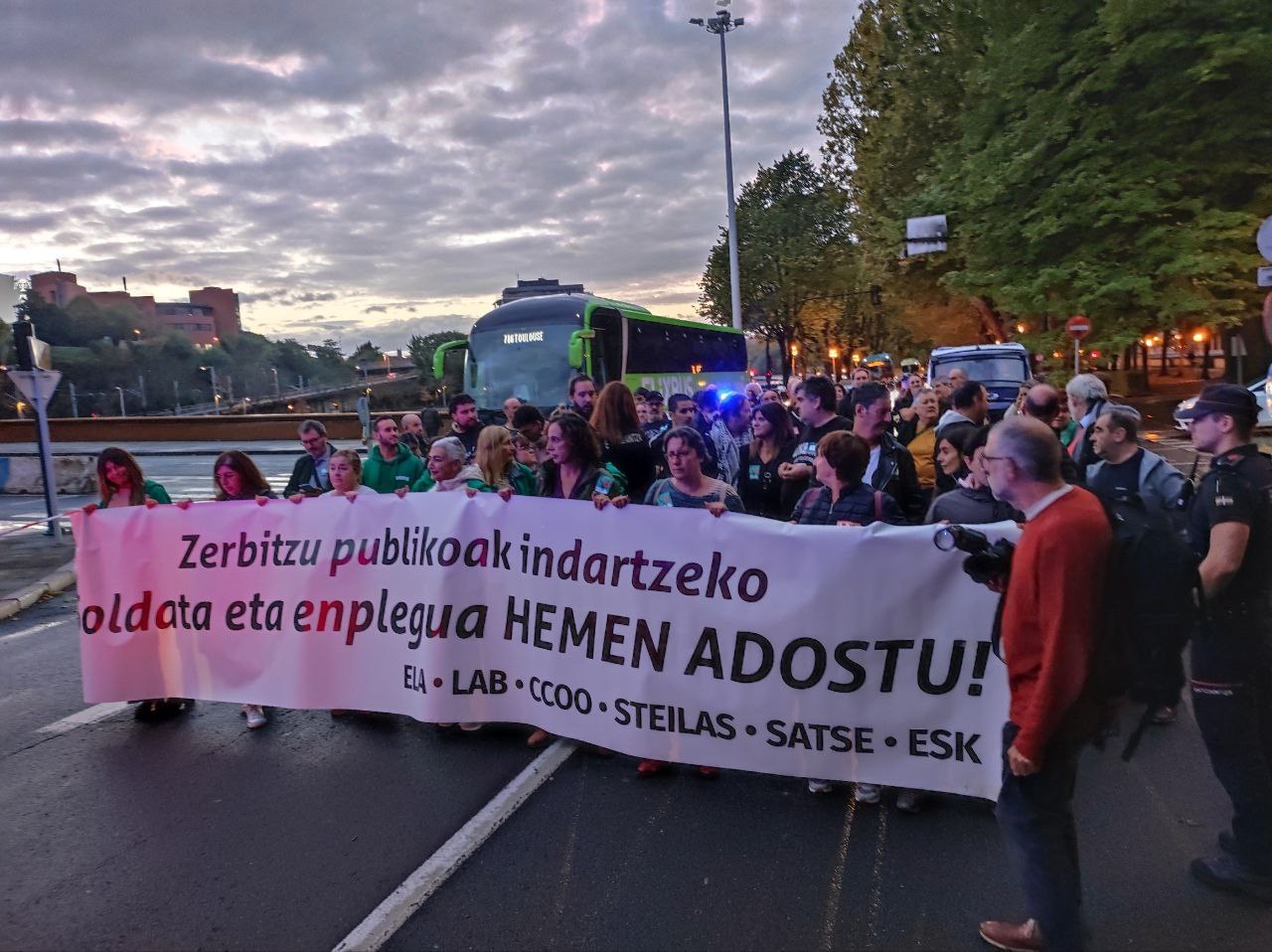Lehen orduko datuen arabera, erantzuna oso zabala izaten ari da