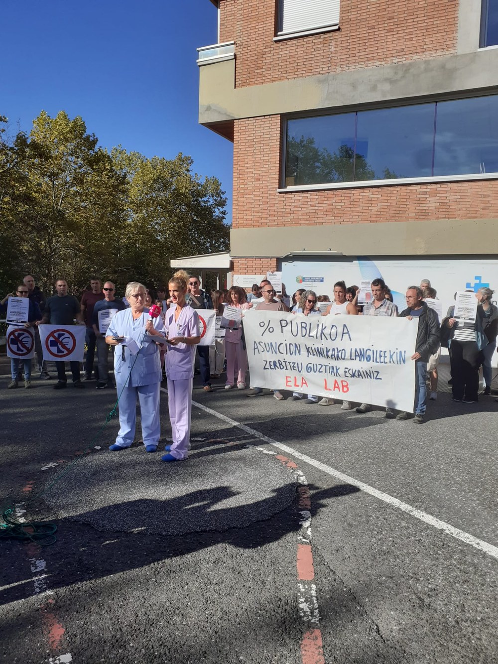Manifestazioa azaroaren 21ean, publifikazioaren eta langileen subrogazioaren alde