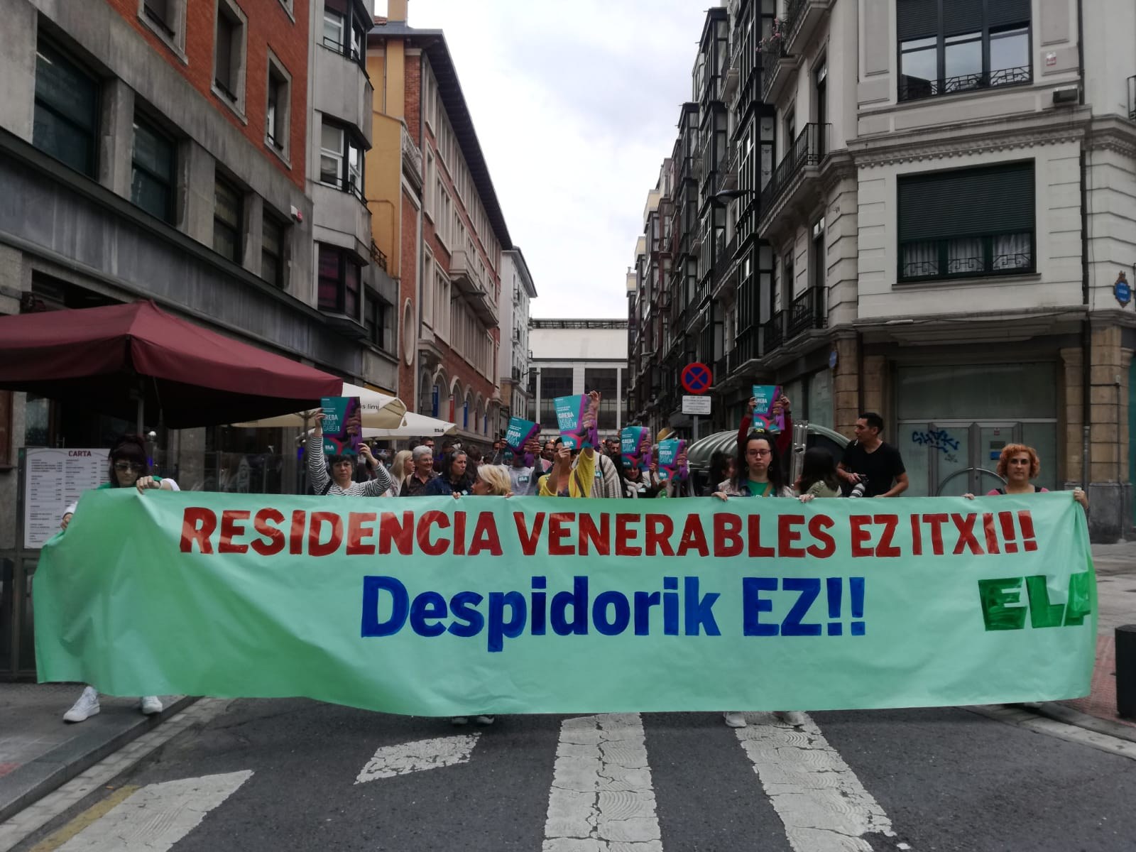 Manifestazioa Bilbon, Venerables Sacerdotes erresidentzia itxi nahi dutela salatzeko Manifestazioa Bilbon, Venerables Sacerdotes erresidentzia itxi nahi dutela salatzeko