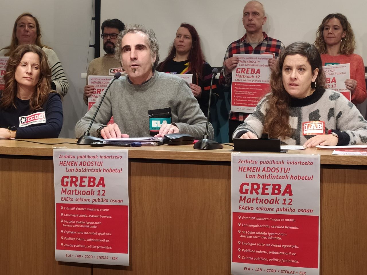 Martxoaren 12an greba lan baldintzak hemen negoziatzeko borondate politikorik ez dagoela salatzeko