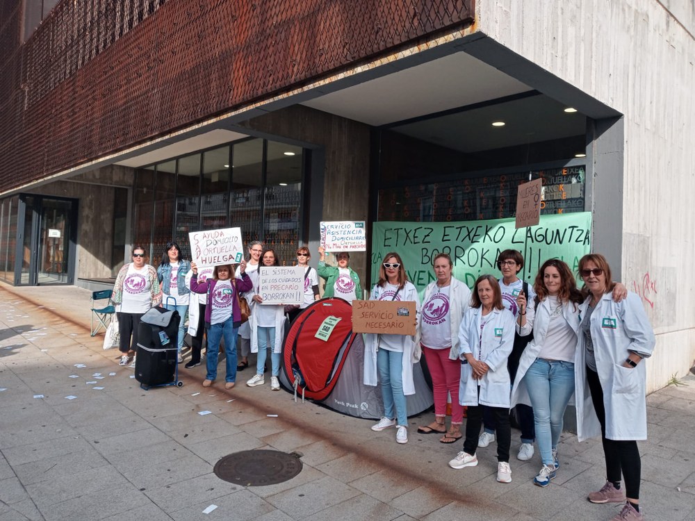 Mobilizazioen lehen eguna Bizkaiko Etxez Etxeko Laguntza Zerbitzuan