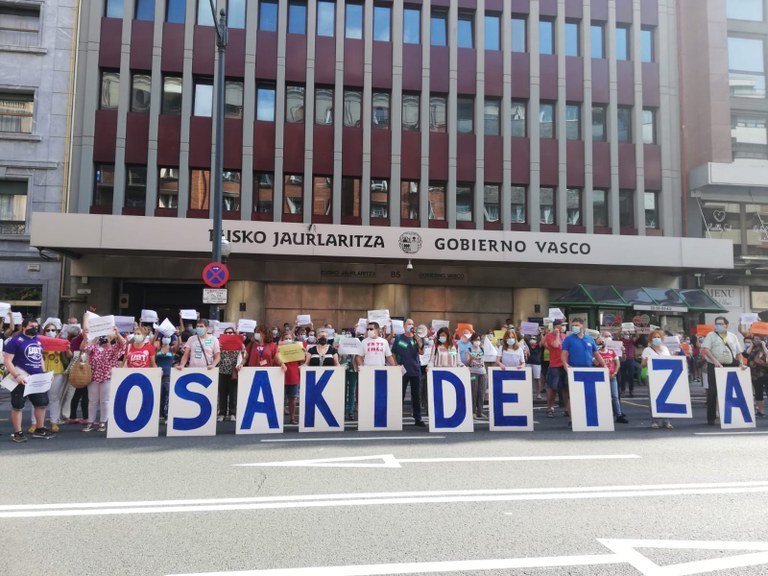 SATSE, ELA, LAB, SME, CCOO, UGT eta ESK sindikatuek mobilizazioa deitu dute irailaren 18tik aurrera osasun publikoan SATSE, ELA, LAB, SME, CCOO, UGT eta ESK sindikatuek mobilizazioa deitu dute irailaren 18tik aurrera osasun publikoan