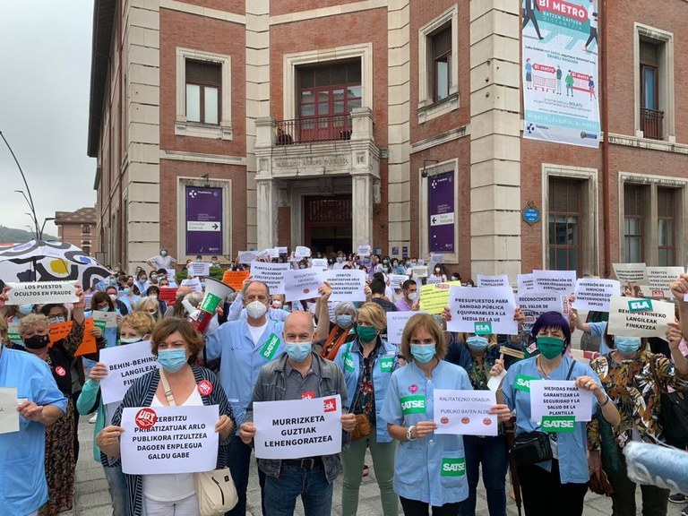 SATSEk, ELAk, LABek, CCOOk, UGTk eta ESK-k premiazko bilera eskatu dute Osasun sailburuarekin Osakidetzaren arazo larriei aurre egiteko