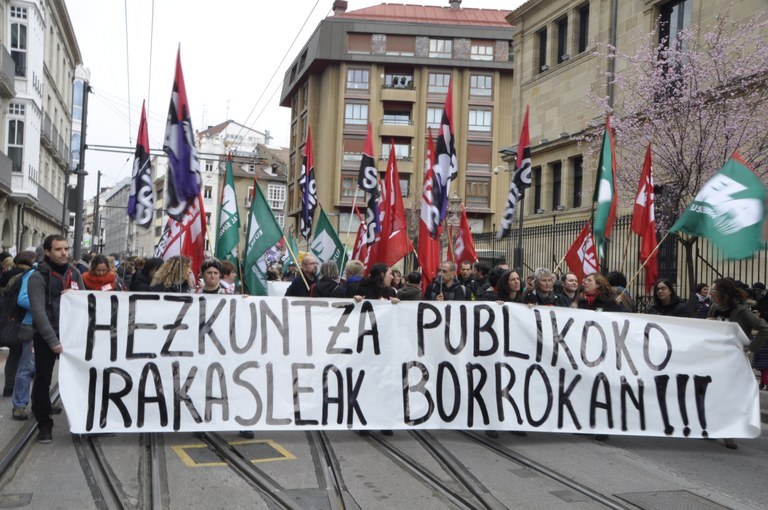 ELA, STEILAS eta LABek maiatzerako utzi dituzte EAEko irakasleen greba eta mobilizazioak