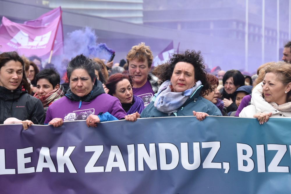 Eredu berriari buruzko dekretua langileei eta sindikatuei bizkarri ematen aldatu da