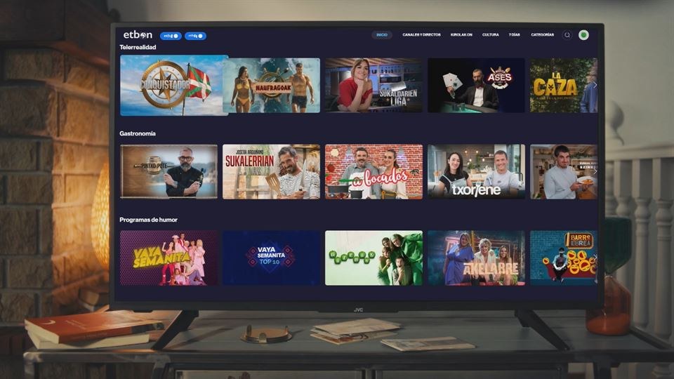 ELAk EiTBko arduradunen kargugabetzea eskatu du ETB3ren itxiera atzera bota ezean