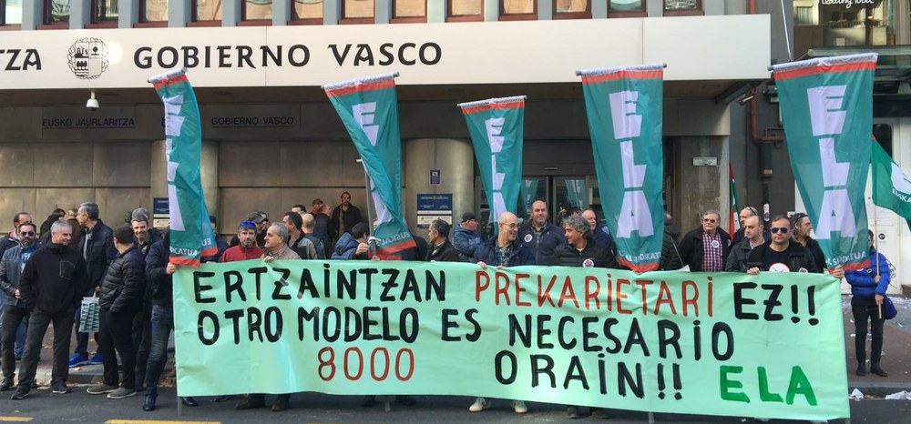 ELAk salatzen du Durangoko Ertzain-etxean lanean ari diren ertzainak lan-zerrendak esleitzen dizkienak baino %50 gutxiago direla