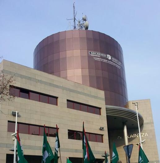 ELA-Ertzaintzaren iritziz Segurtasun Sailak Gasteiz-eko unibertsitate-campusean izandako gorabeheren aurrean hartu zituen erabakiak onartezinak dira