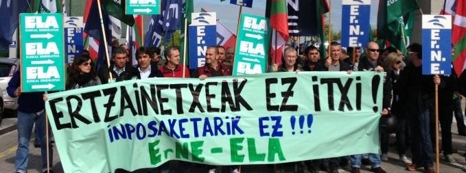 Ertzainetxeak ez itxi! Inposaketarik ez!