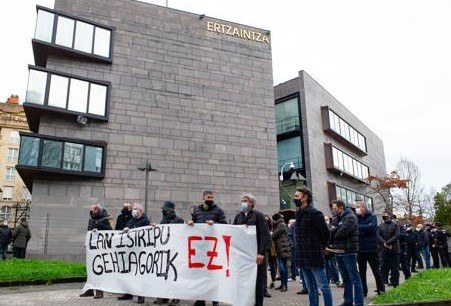 Lan istripu gehiagorik ez