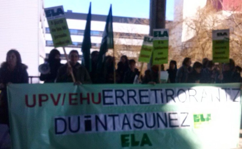 60 urtetik gorakoei errektoretzat inposatu nahi dizkien murrizketa berrien aurka elkarretaratzea UPV/EHUn