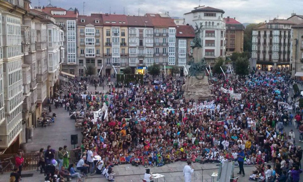 Milaka pertsonek aldarrikatu dute jai giroan LOMCEren ezarpenean atzera egiteko eta gure hezkuntza propioa eraikitzeko