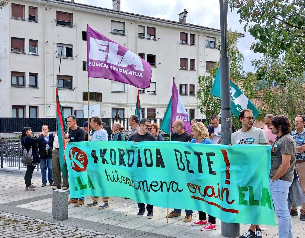 Akordioa bete eta eskola ordua murriztea eskatu du ELAk ikasturte hasierako ekitaldian