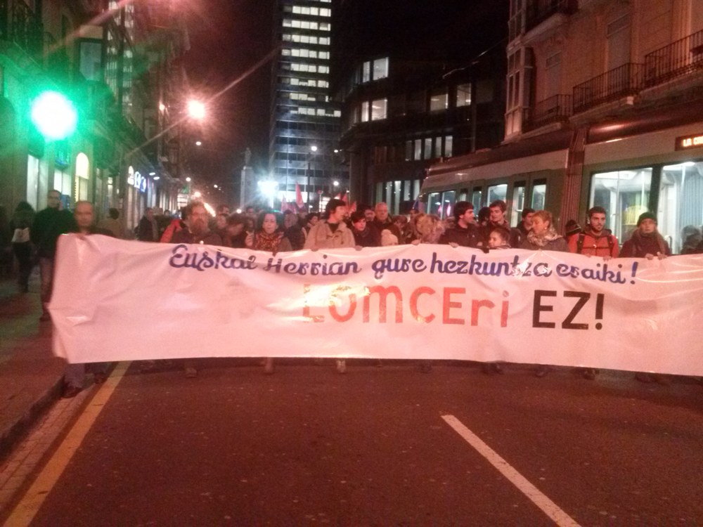 Ehunka pertsona Iruñea, Bilbo, Gasteiz eta Donostiako kaleetan LOMCEren aurka eta gure hezkuntza eraikitzearen alde