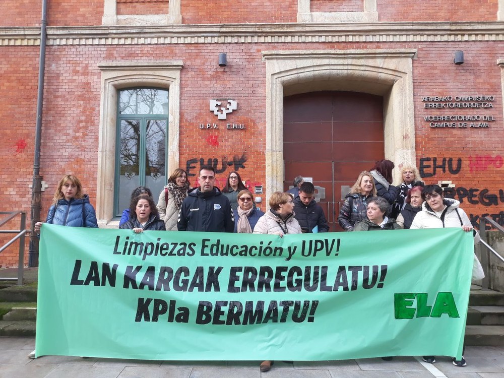 ELAk mobilizazioak egin ditu azpikontratatutako garbikuntzako lan baldintza duinen alde