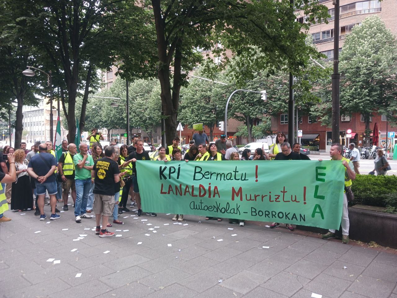 ELA mobilizatu egin da irakasleentzat KPIa eta lanaldi murrizketa eskatzeko