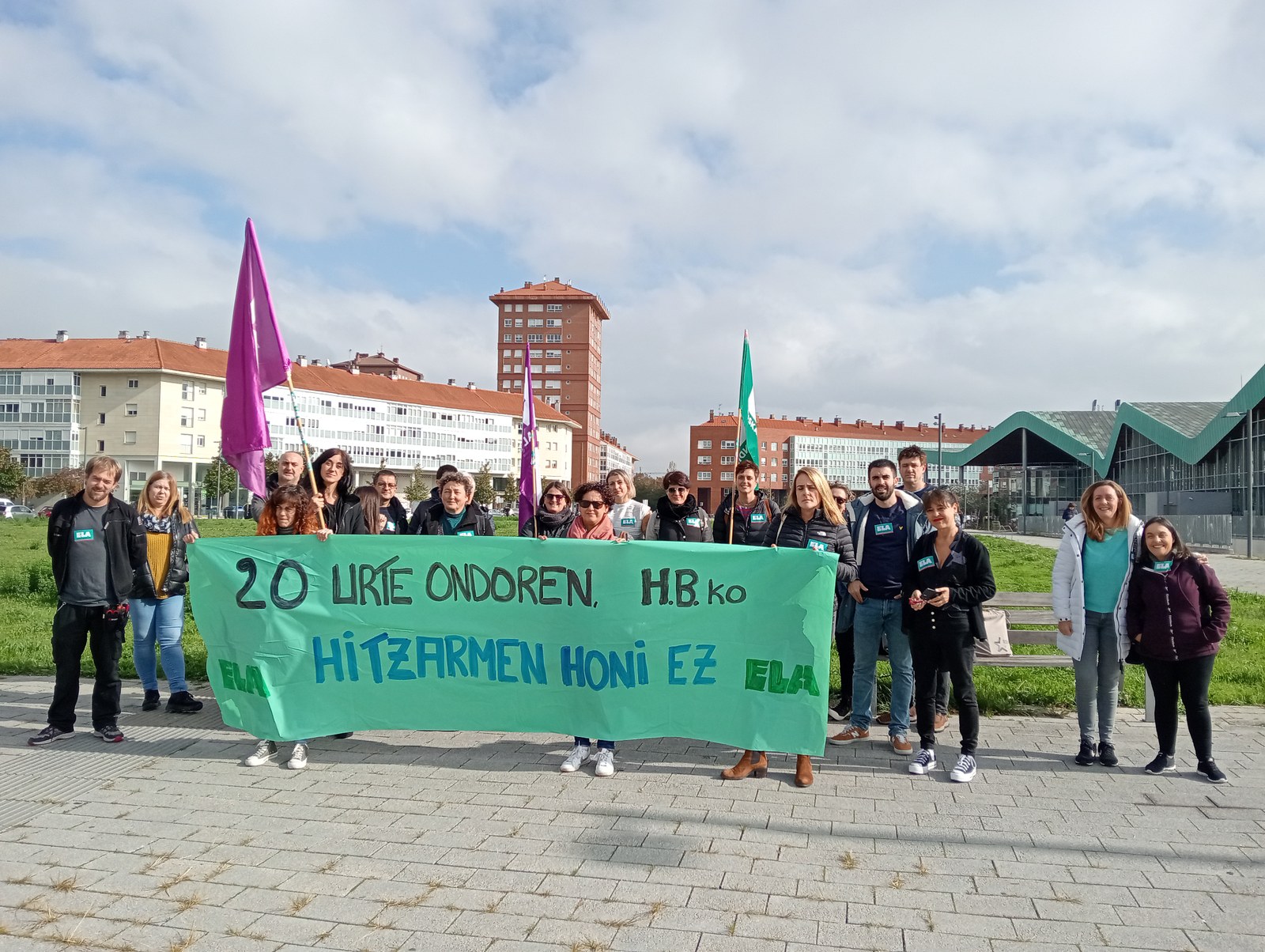 ELAk elkarretaratzea egin du Hezkuntza Sailaren azken proposamenaren aurka ELAk elkarretaratzea egin du Hezkuntza Sailaren azken proposamenaren aurka