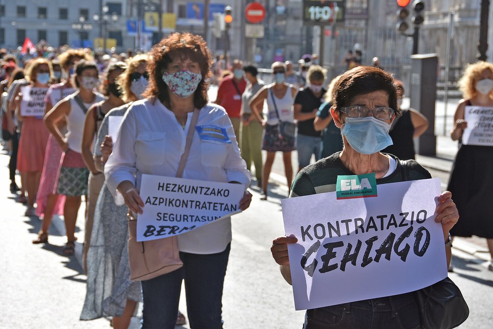 ELAk Euskal Herrian gure hezkuntza sistema propioa eraikitzeko beraien eskumenen defentsa egin dezatela eskatzen die Eusko Jaurlaritzari zein Nafarroako Gobernuari