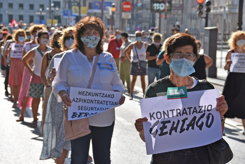 ELAk Euskal Herrian gure hezkuntza sistema propioa eraikitzeko beraien eskumenen defentsa egin dezatela eskatzen die Eusko Jaurlaritzari zein Nafarroako Gobernuari