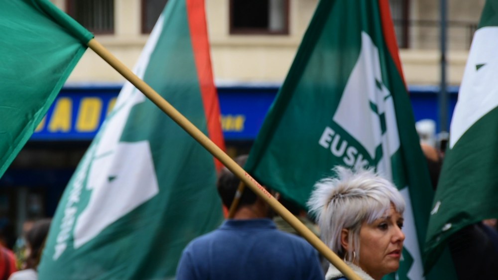 Ezinbestekoa da bermatzea Covid-19a dela-eta Itunpeko Hezkuntzak jasoko duen dirua osasunera eta hezkuntzara bideratuko dela