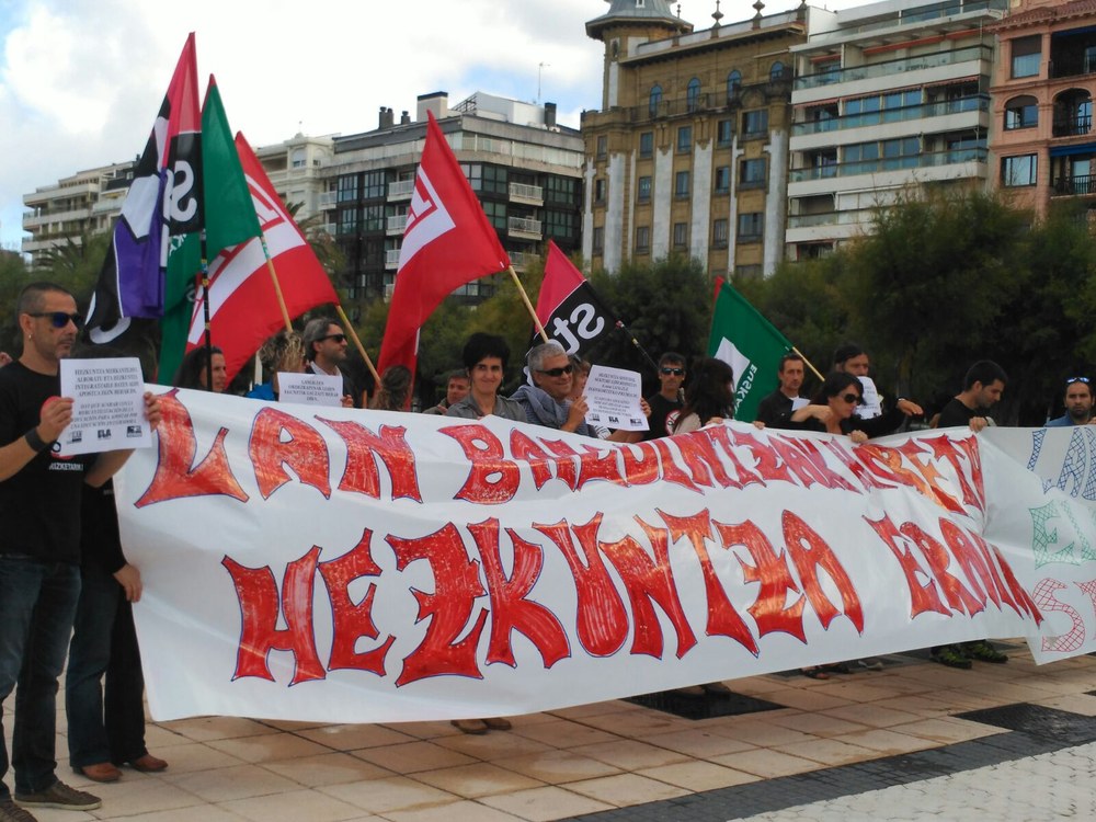 Hezkuntza publikoaren kalitatea hobetzearen aldeko mobilizazioak izan dira ELA, LAB eta STEILASek deituta