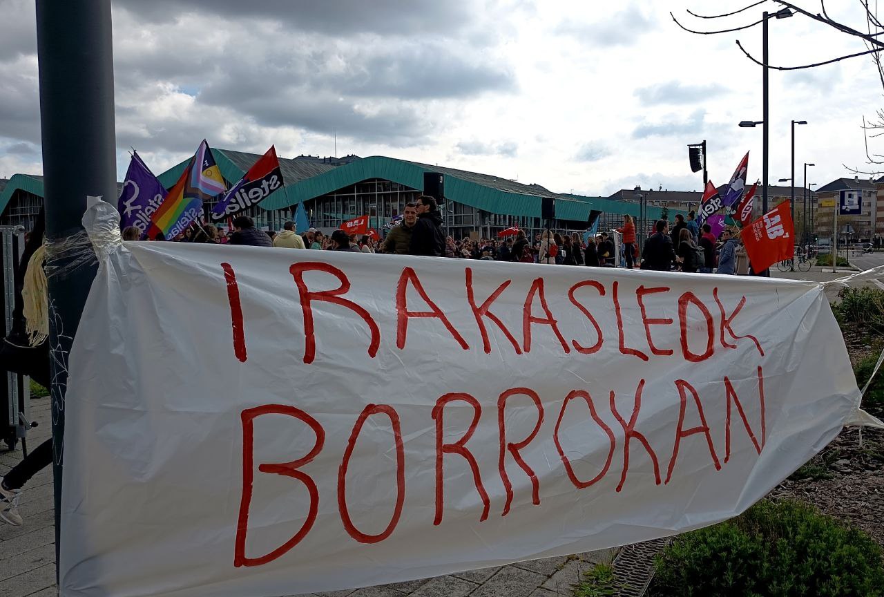 Hezkuntza Sailak langileen aldarrikapenei erantzunik eman gabe jarraitzen du