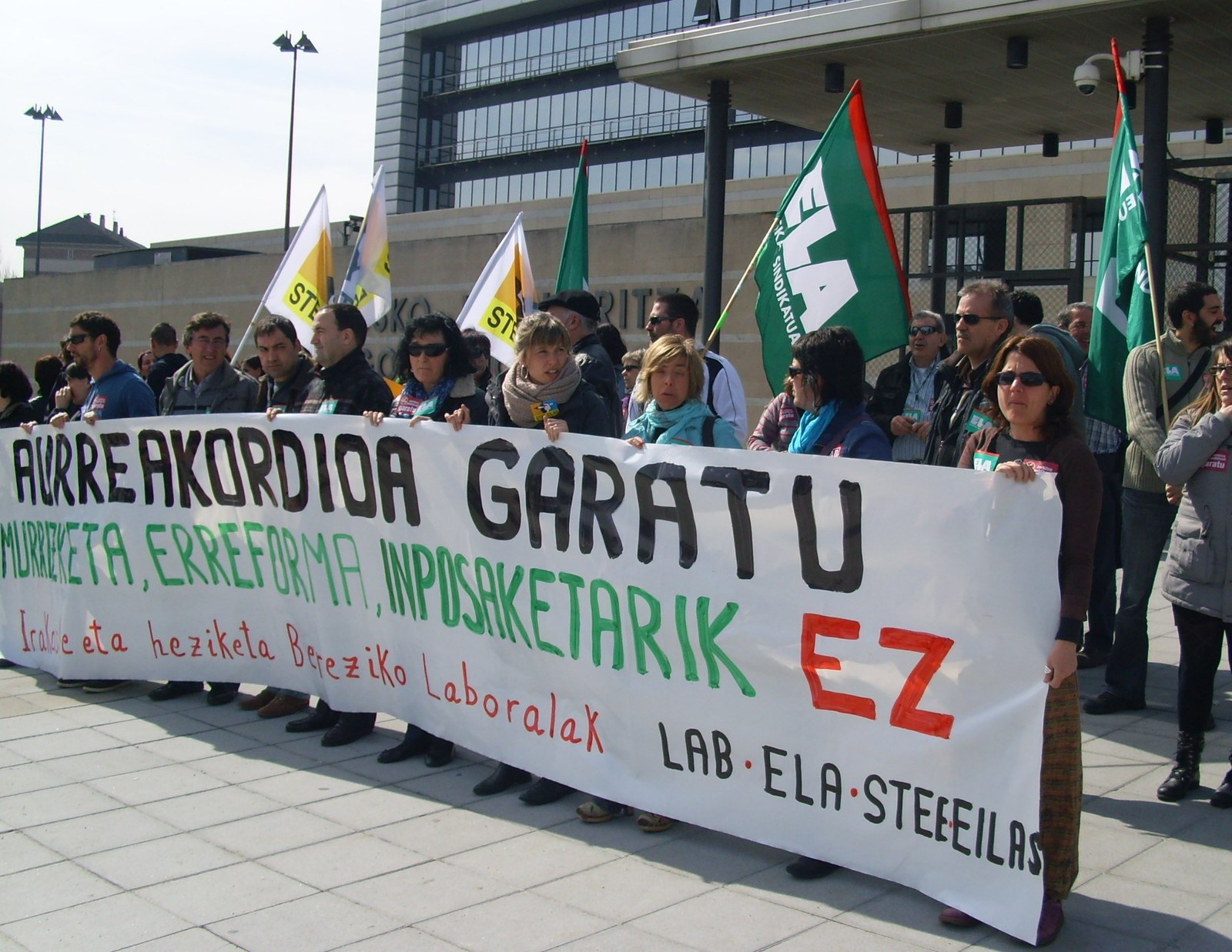 Irakasle eta Heziketa Bereziko Laboralen Aurreakordioa ez du bete nahi Eusko Jaurlaritzak