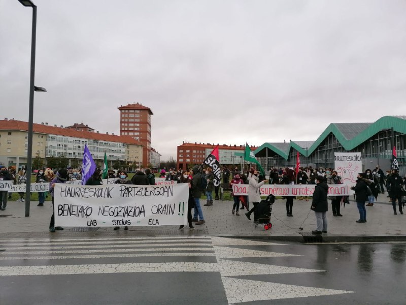 LABek, Steilasek eta ELAk Haurreskoletan deitutako grebak %70eko jarraipena izan du