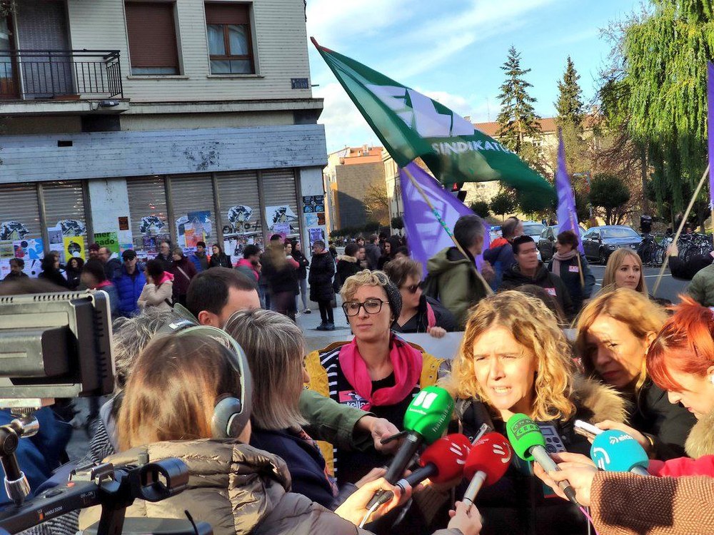 Miren Zubizarreta: “Jaurlaritzari eta alderdiei eskatzen diegu Hezkuntza Legeak aintzat hartu behar dituela langileon eskaerak hezkuntza sistema publikoa, propioa eta euskalduna lortzeko”