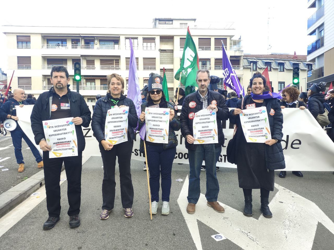 Patronalei arduraz jokatzeko eta gatazka ez luzatzeko eskatu diete urtarrileko bigarren greba egunean Patronalei arduraz jokatzeko eta gatazka ez luzatzeko eskatu diete urtarrileko bigarren greba egunean
