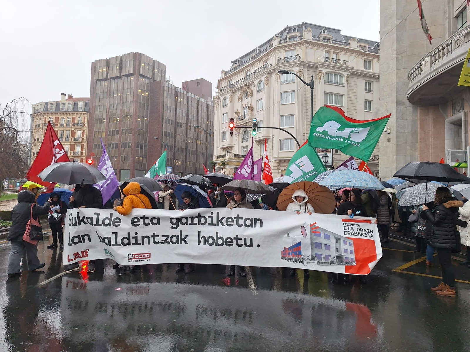 Sukalde eta garbikuntzako grebak %70tik gorako jarraipena izan du