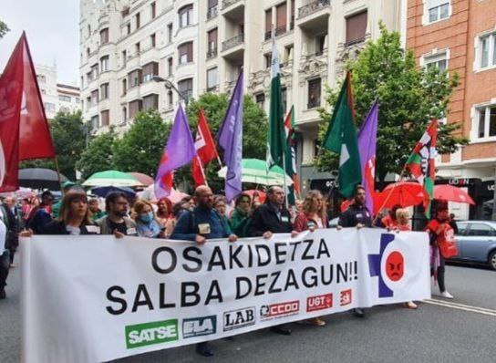 Osasungintza publikoaren alde gizarte plataformek deitutako mobilizazioarekin bat egiten du ELAk