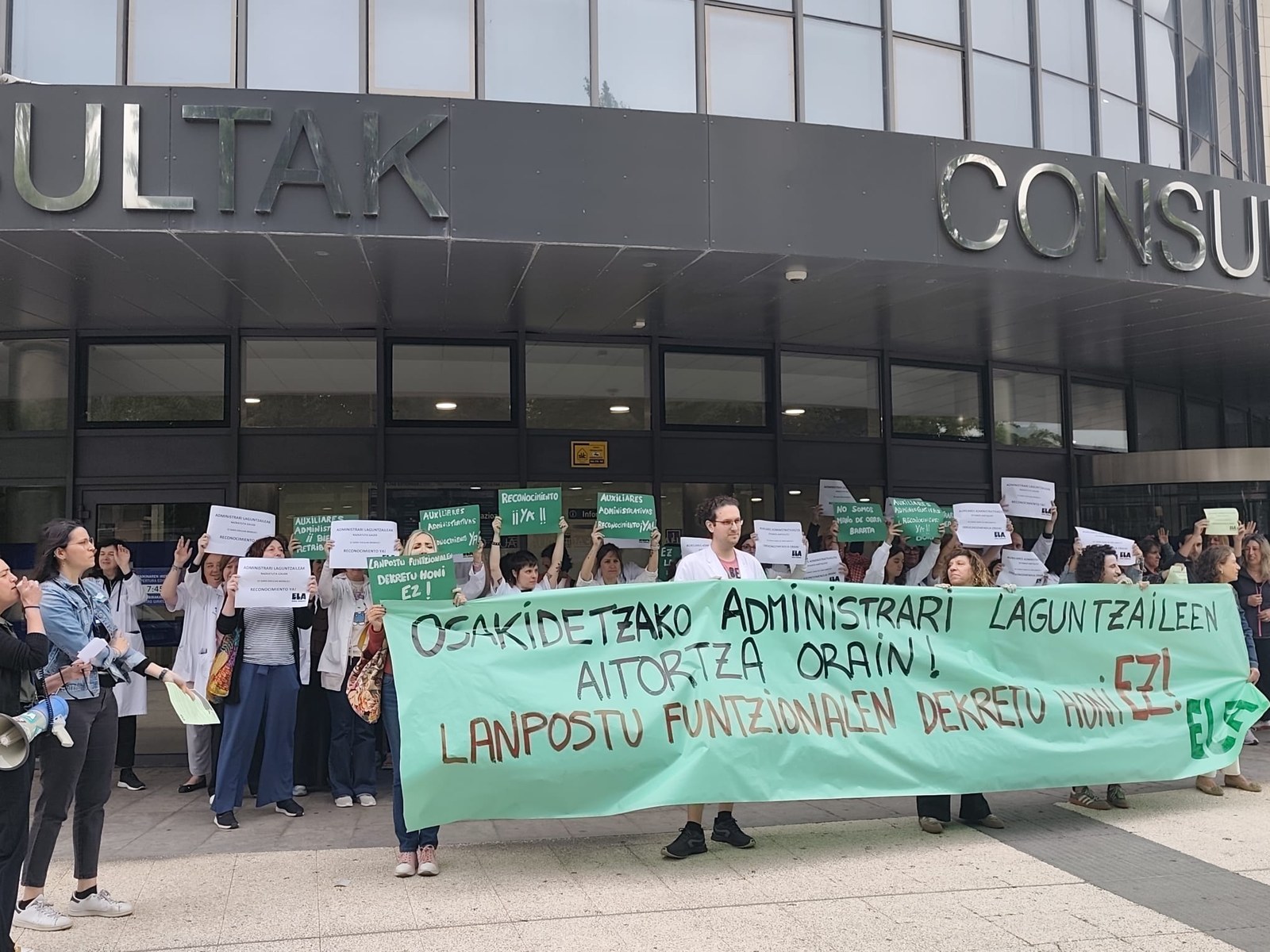 ELAk eskatu du 3.500 administrari laguntzaile baino gehiagoren aitortza profesionala