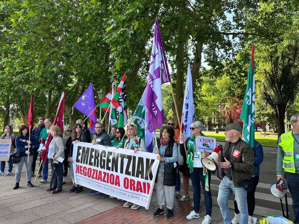 Langileek euren prekaritatea salatu dute zerbitzu honen 30. urtemuga ospatzeko ekitaldian