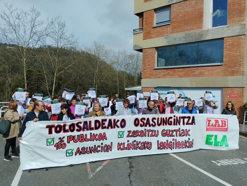 Langile guztiak hartuko dituen kalitatezko osasungintza publiko baten alde