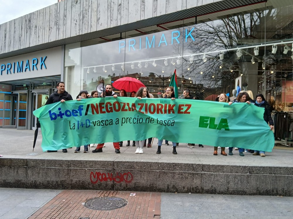 Langileek kontzentrazioa egin dute Bilbon enpresa hitzarmena exijitzeko