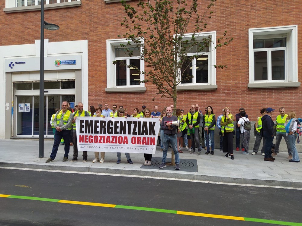 Langraizen jarri nahi duten Bizi Euskarri Aurreratu Medikalizatuan langileen eskubideak galduko dira