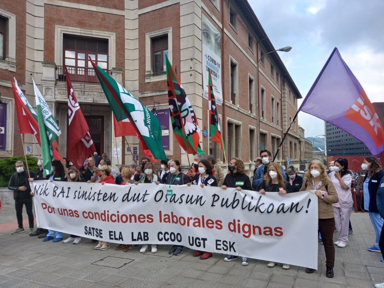 SATSE, ELA, LAB, CCOO, UGT eta ESK sindikatuek kontzentrazioak egin dituzte Osakidetzako grebaren atarian
