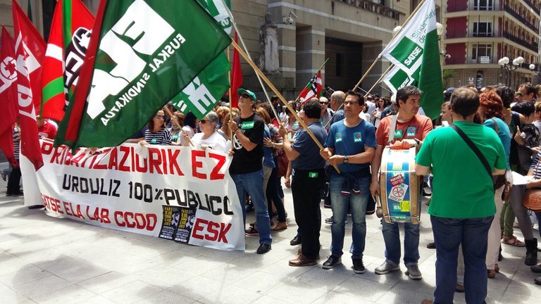 Urdulizko Ospitalea %100 publikoa izatearen aldeko mobilizazioetan arrakasta biribila