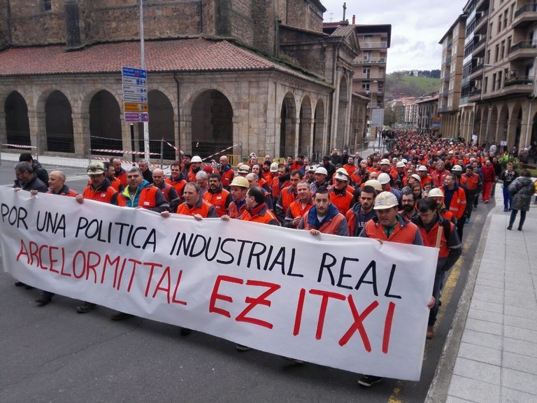 Arcelor Mittal-eko lantegietako etorkizuna bermatzeko premiazkoa da inbertsioak nabarmen handitu eta plantilla zaharberritzea