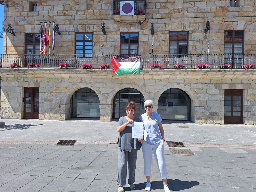 ELAk zerbitzua publikoa izateko prozesua abiatzea eskatu die alderdi politikoei