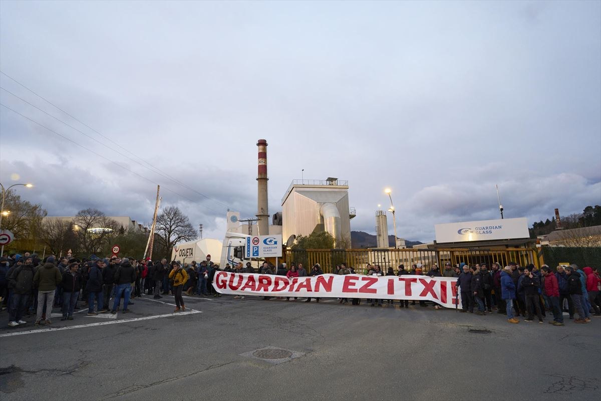 Eusko Jaurlaritzak saihestezintzat jo du labearen itzaltzea eta enpresaren itxiera Eusko Jaurlaritzak saihestezintzat jo du labearen itzaltzea eta enpresaren itxiera