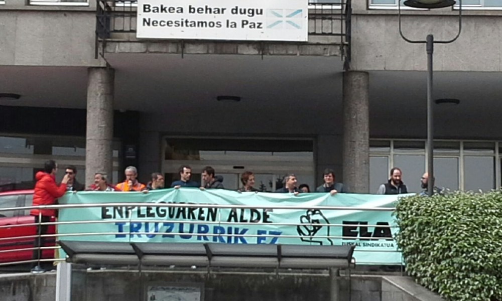 IBAIZABAL/NERBIOko Udal Administrazioko Delegatuek Sektoreko Batzarra egin eta mobilizazioa burutu dute gaur goizean.