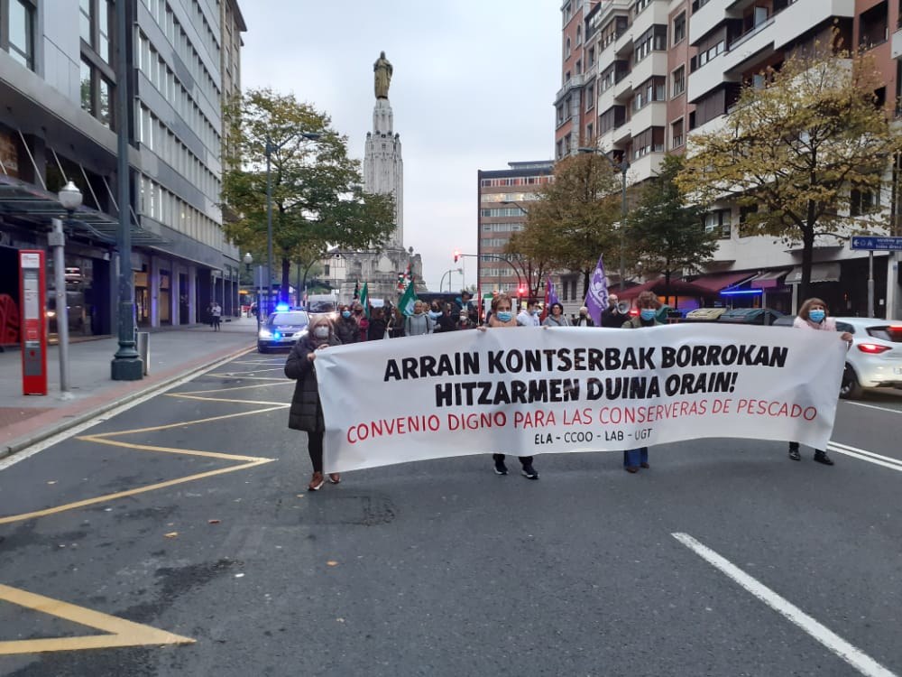 Bizkaiko Kontserben sektoreko langileak beren lan-baldintzak hobetuko dituen hitzarmen baten alde mobilizatu dira