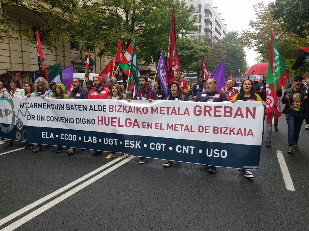 Bizkaiko Metaleko langileek manifestazio jendetsua egin dute Bilbon bost egunetako grebari amaiera emanez