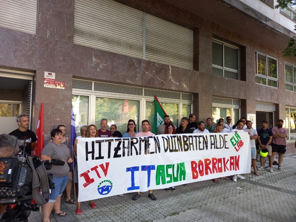 ELAk Eusko Jaurlaritzaren inplikazioa eskatu du, eta greba mugagabeari eutsi dio