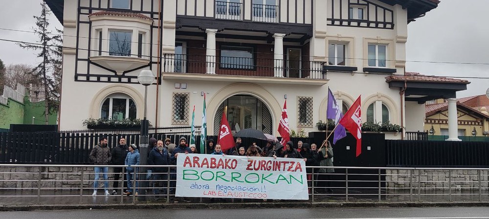 Elkarretaratzea negoziazioak abiatzea exijitzeko