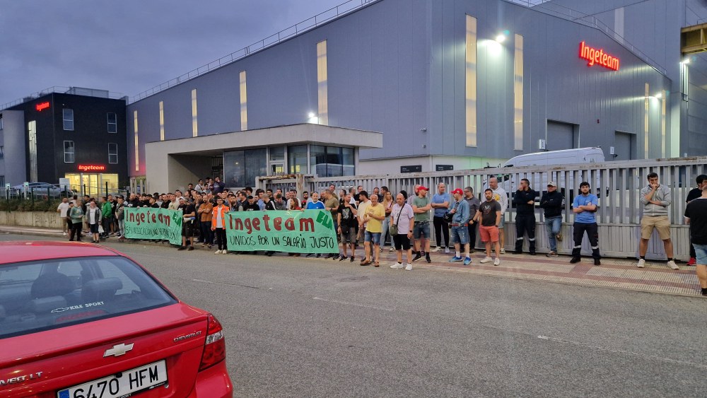 Langileek akordio bikaina lortu eta greba mugagabea bertan behera utzi dute