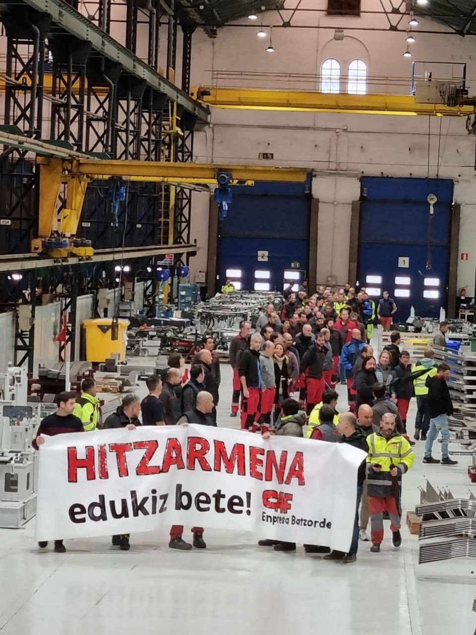 Lanuzte berriak hitzarmenaren negoziaketan aurrera pausurik ez dagoela salatzeko