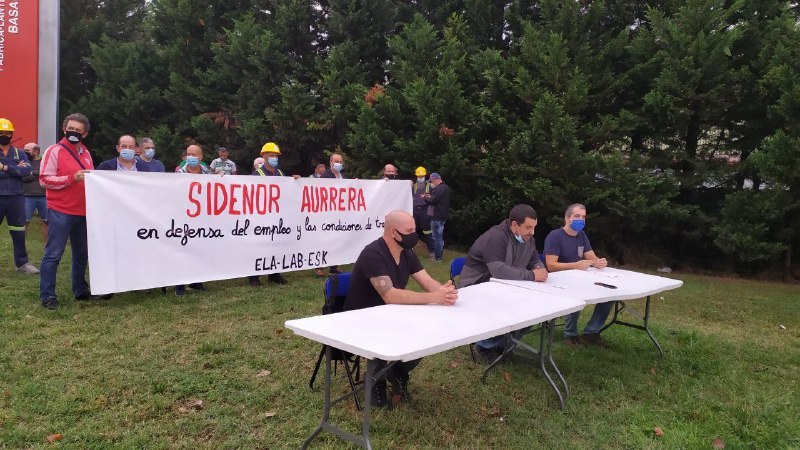 ELA, LAB eta ESK-k berretsi dute ahal duten guztia egingo dutela Sidenorreko eta azpikontratetako langile guztien lantegiak eta lanpostuak defendatzeko